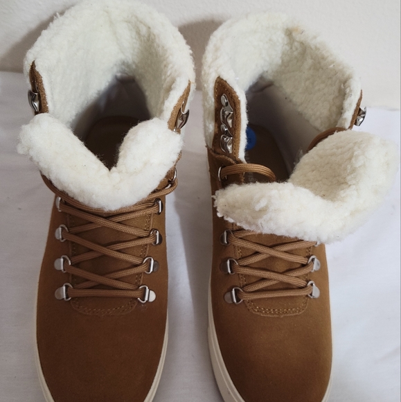 MARC FISHER SUEDE LEATHER SNEAKERS BOOTIES. - Picture 2 of 9